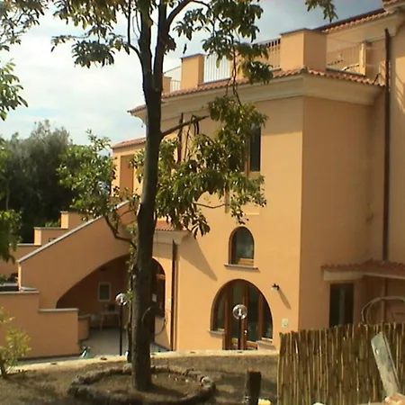 Luxurious Mansion In With Garden Holiday home